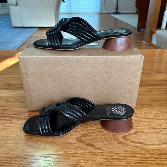 Vince Camuto Black Sandals - NWOT (10M) - Picture 1 of 6